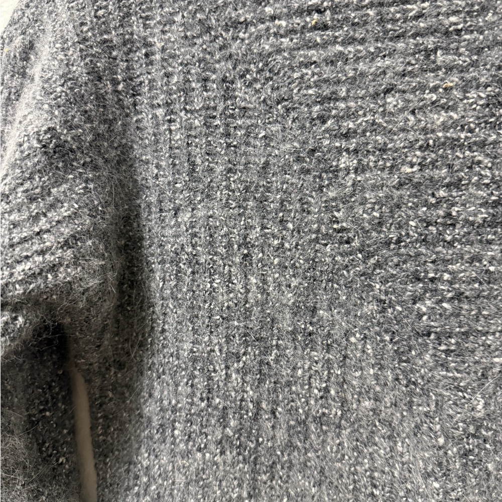 Vintage Gray Silk Angora Sweater Petite XS S Tagged M - Picture 4 of 9